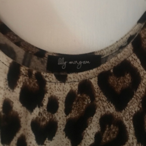 Stunning leopard print ,soft material, like new - Picture 2 of 3